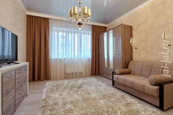 Срочно 2х комнатная квартира берилет 89652459284 на год.  Москва